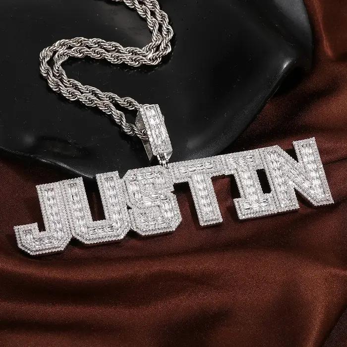 Collier avec nom personnalisé glacé