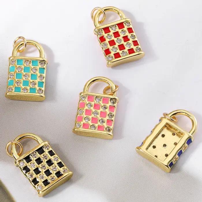 Médaillon en or plaqué avec breloques en émail coloré pour sac à main et fabrication de bijoux personnalisés femmes occasions spéciales