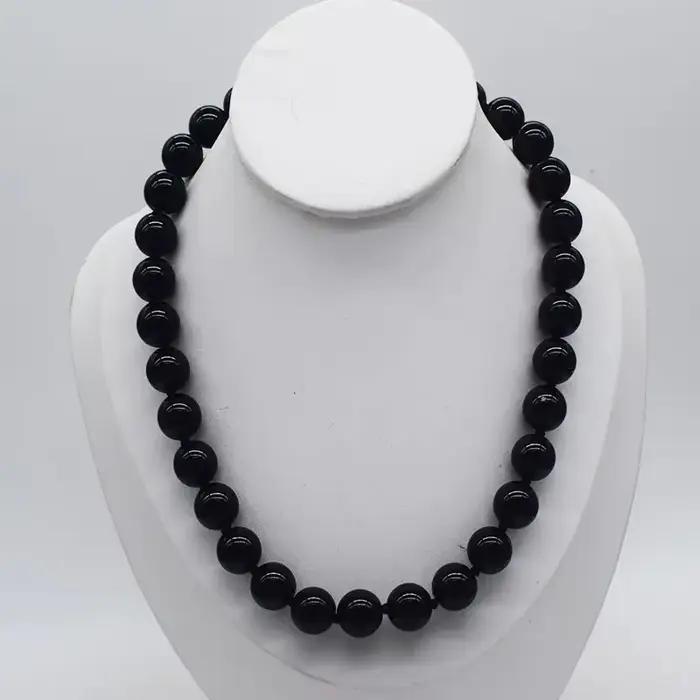 Collier en agate lapis