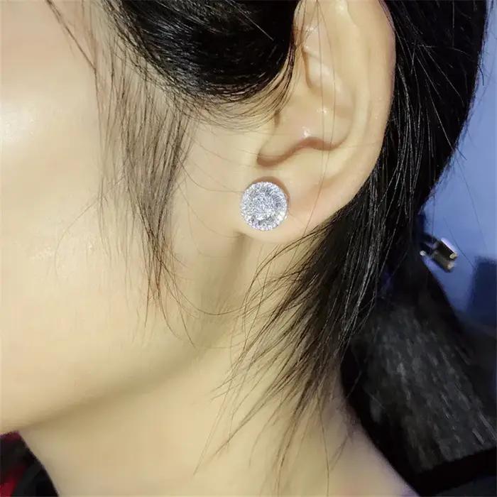 Boucles d'oreilles à breloques en or 18 carats avec diamant de laboratoire