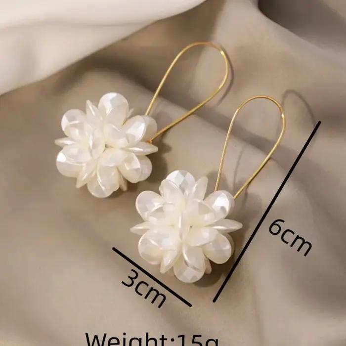 Tempérament blanc perle pétale boule goutte boucles d'oreilles pour les femmes exquise mode corée boucle d'oreille bijoux accessoires cadeau