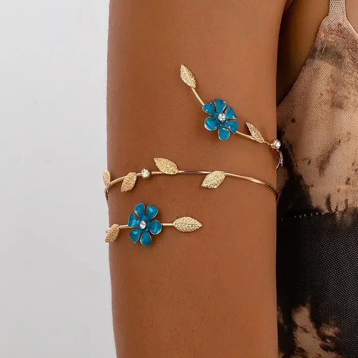Brassard en forme de vigne florale pour femme en alliage de fer avec nuances de bleu or rose pour toutes les occasions