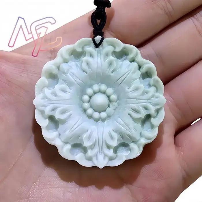 Collier en pierre sculptée naturelle jade solitaire pour femmes occasions spéciales bijou luxueux amulette unique
