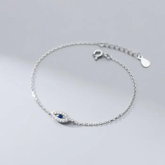 Bracelet en argent sterling 925 serti de zirconium blanc élégant à offrir pour femmes occasions festives et romantiques