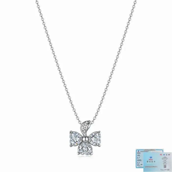 Collier en argent S925 avec moissanite trèfle d'amour de 2,5 carats, chaîne polyvalente pour clavicule, bijou abordable de luxe léger pour femme, cadeau