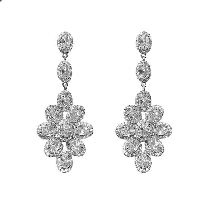 Boucles d'oreilles à fleurs éblouissantes pour femmes
