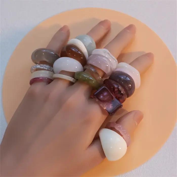 21 bagues multicolores en forme de fleur de style rétro bohème