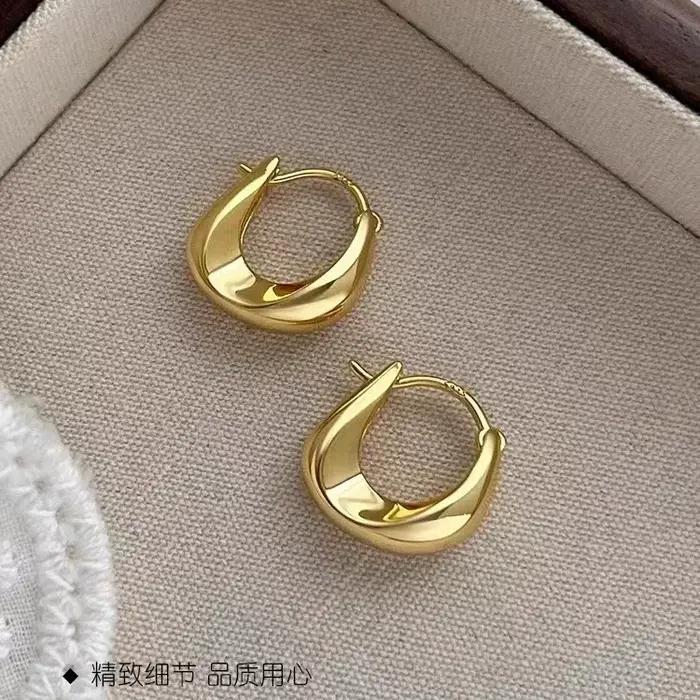 Boucles d'oreilles en argent sterling 925 pour femmes design moderne et unique à offrir pour les occasions spéciales et les femmes douces