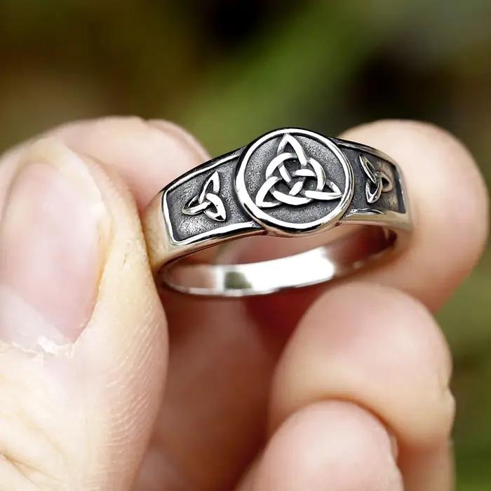 Bague en acier inoxydable avec nœud de sorcière croix wiccan nœud celtique pour femmes protection sorcellerie bijoux occasions spéciales partie