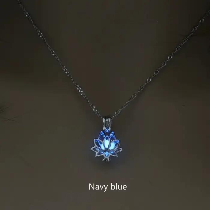 Collier pendentif lumineux en forme de fleur de Lotus pour femmes