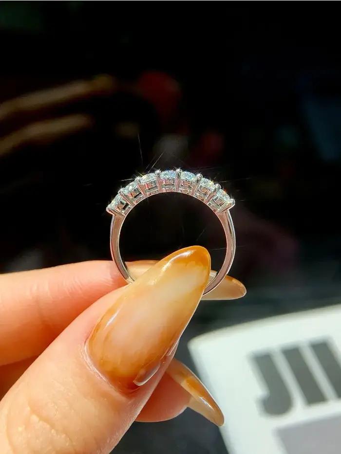 Bague en moissanite véritable Novary