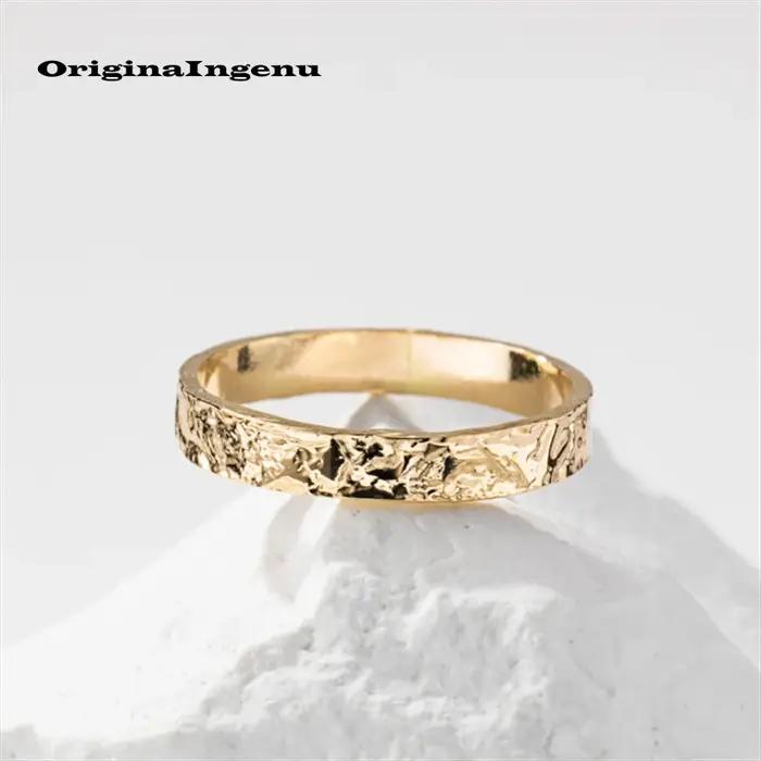 Bague martelée faite à la main remplie d'or 14K, anneau d'empilage personnalisé, bijoux résistants a