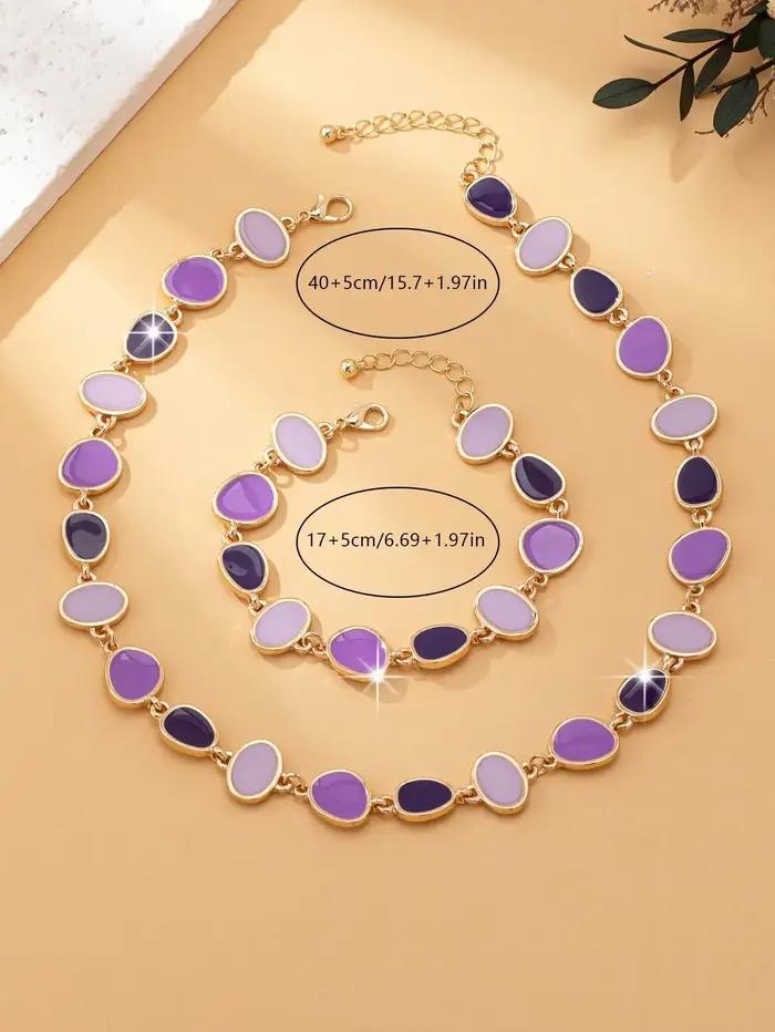Un ensemble de collier et de bracelet pour femmes tendance