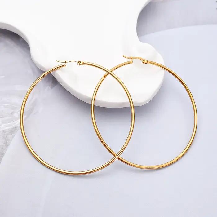 Grandes boucles d'oreilles couleur or pour femmes