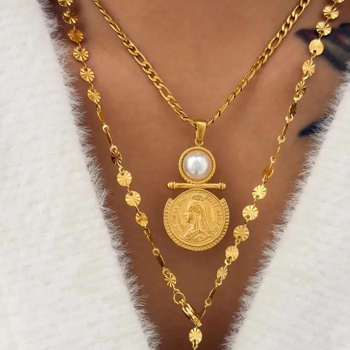 Collier pendentif pièce de monnaie reine perle pour femmes