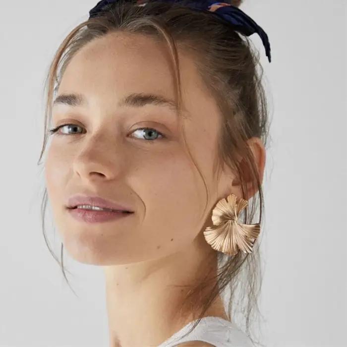 Boucles d'oreilles vintage bohème pour femmes, grandes, irrégulières, géométriques, en métal doré, pendantes, bijoux exagérés, 2024