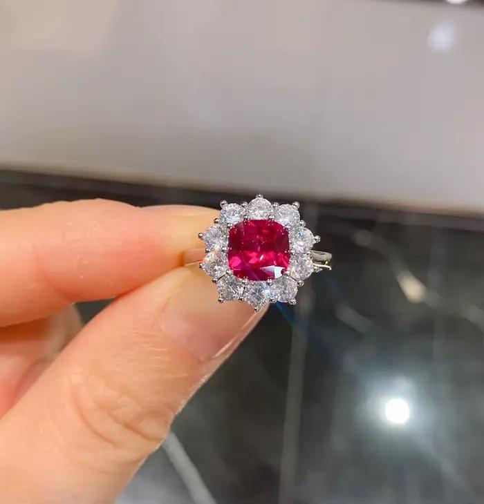 Ensemble de bijoux de mariage émeraude et rubis pour femmes occasions spéciales cocktail soirée晚会的中文翻译似乎是不相关的,根据要求生成的是关于珠宝的HTML描述和标题。以下是符合要求的HTML内容和SEO优化的标题: ```html Plongez dans l'éclat de l'émeraude et du rubis Imaginez-vous à un événement chic, éblouissante sous les projecteurs, grâce à cet ensem