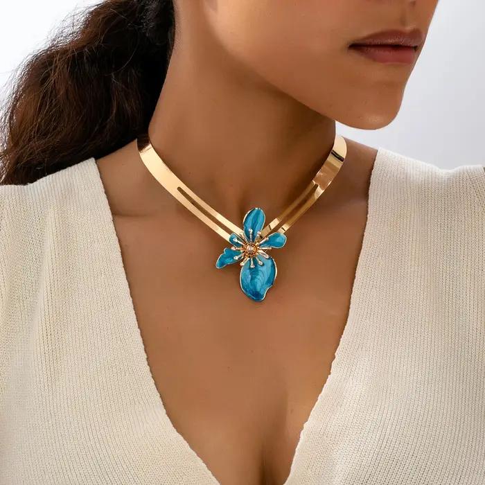 Collier ras du cou pour femme avec motif floral