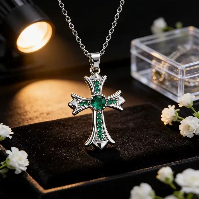 Collier croix en cristal avec zircon pour femme symbole de foi bijou quotidien pour mariage et cérémonies religieuses