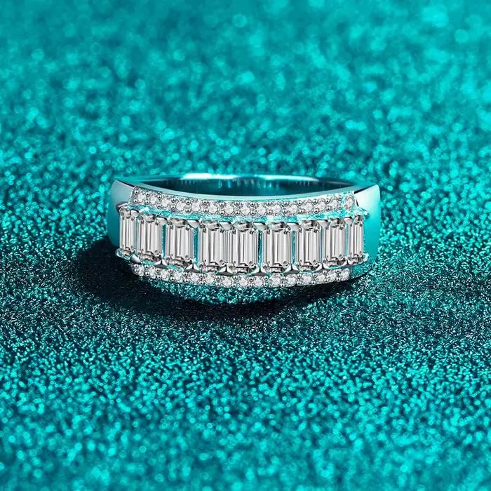 Bague en moissanite sterling argent pour femmes, coupe émeraude, certifiée VVS1, pour occasions spéciales, cadeau de fiançailles, anniversaires, mariage
