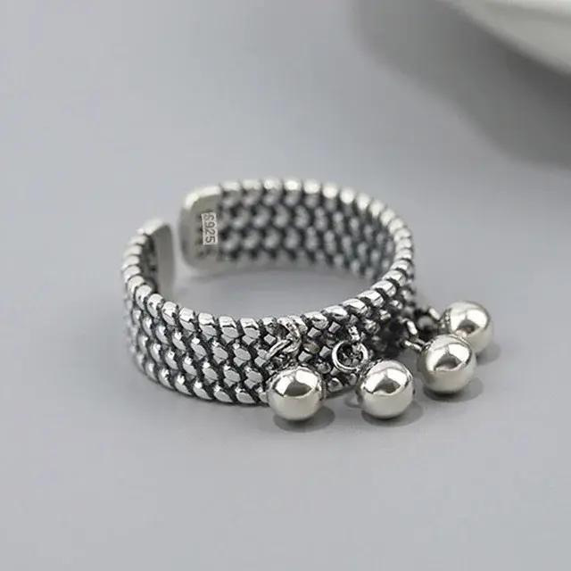 Bagues en argent avec pendentif pompon pour femme