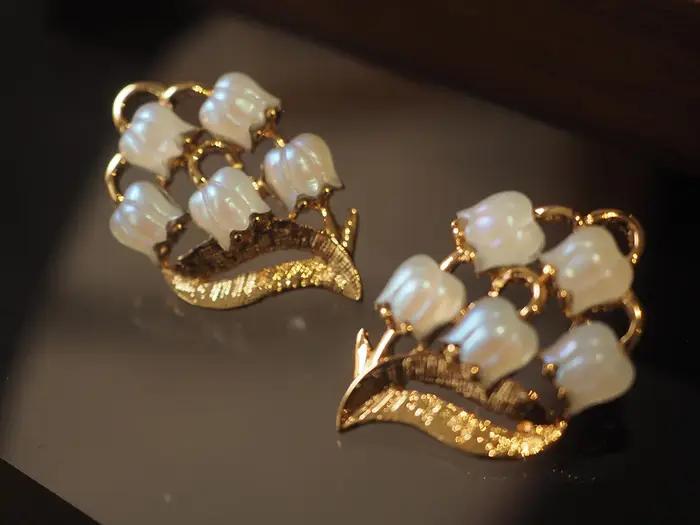 Belle Epoque Lily Of The Valley Ensemble de bijoux vintage en or 14 carats rempli de calcédoine flor
