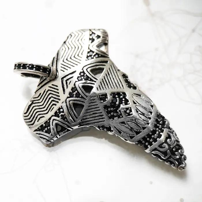 Pendentif dent de requin Maori