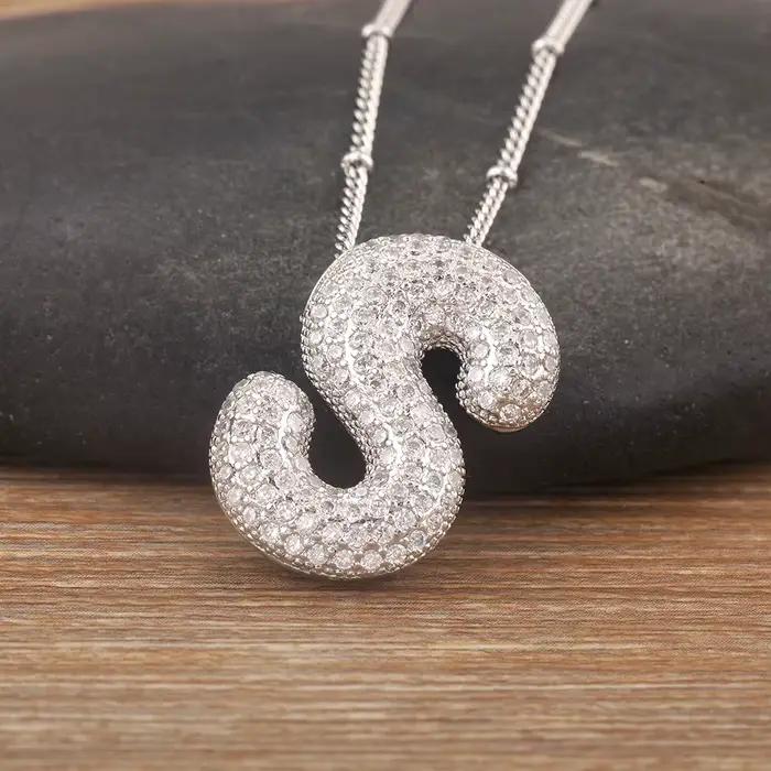 Collier en zircon scintillant avec initiales personnalisables pour femmes, cadeau d'occasion spéciale, design classique, finition durable, ajustement confortable