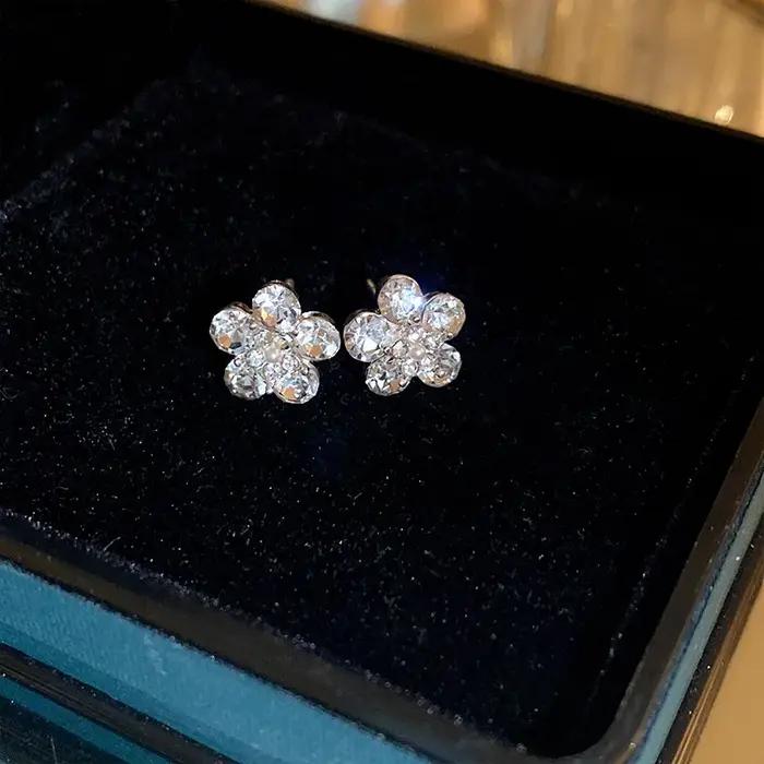 Boucles d'oreilles clous en zircon de luxe léger pour femme