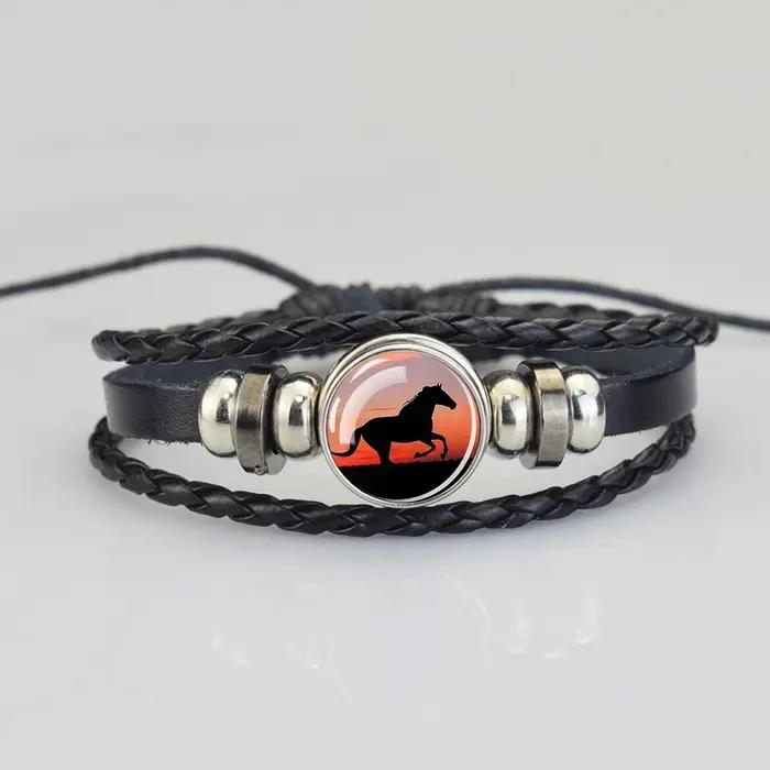 Bracelet en cuir noir à motif tête de cheval pour hommes, cadeau pour amoureux d'équitation, bracelet à breloques en alliage de zinc, design élégant pour cavaliers