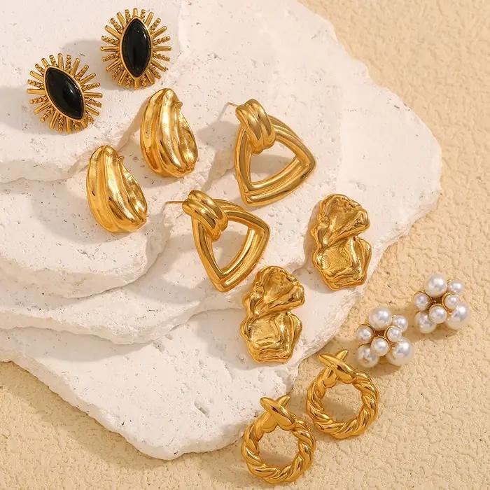 E.B.belle – boucles d'oreilles en pierre d'agate noire pliée irrégulière