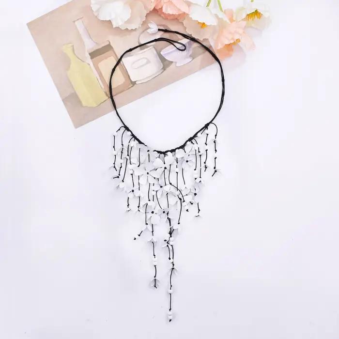 Collier de fleurs bohème tissé à la main pour femme