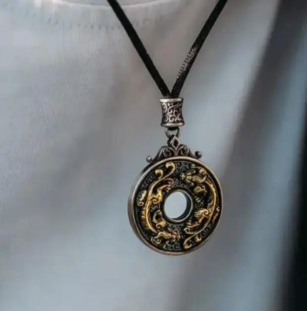 Bête de bon augure courageux paix boucle Fortune hirondelle or