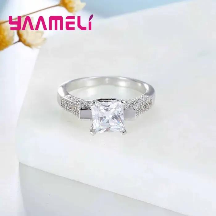 Charmante bague en argent regardé 925 pour femme