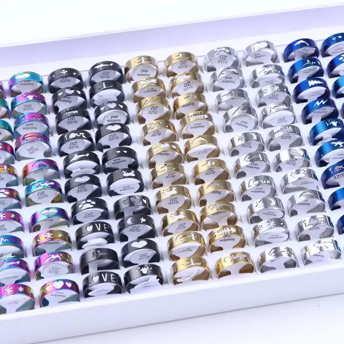 10/20/30/50Pcs Classique Mode Rayure Creux Autocollant Coloré Bague En Acier Inoxydable Tendance Femmes Bijoux Décoration De Fête Cadeau