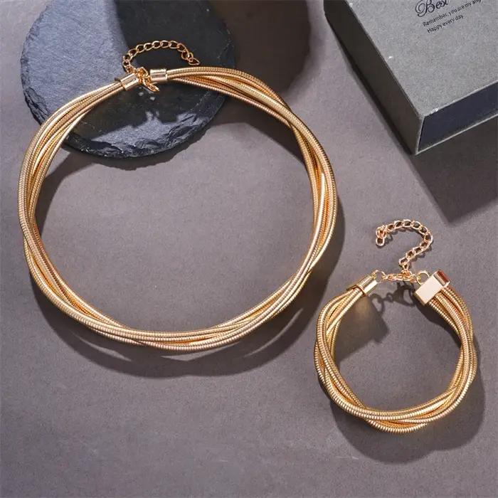Collier polyvalent à enroulement multicouche pour femmes