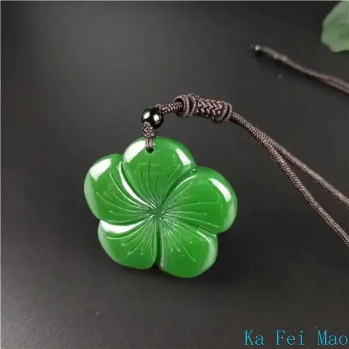 Collier pendentif trèfle en Jade chinois vert naturel