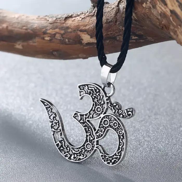 Collier OM Ohm vintage plaqué argent bronze bijou spiritualité méditation cadeau occasions spéciales femmes