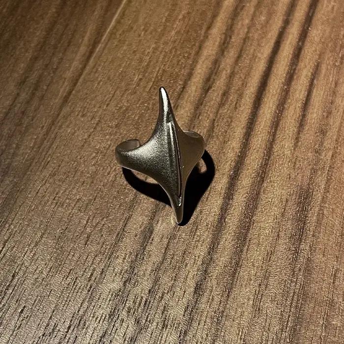 Bague rétro l'épée de Maria pour femmes