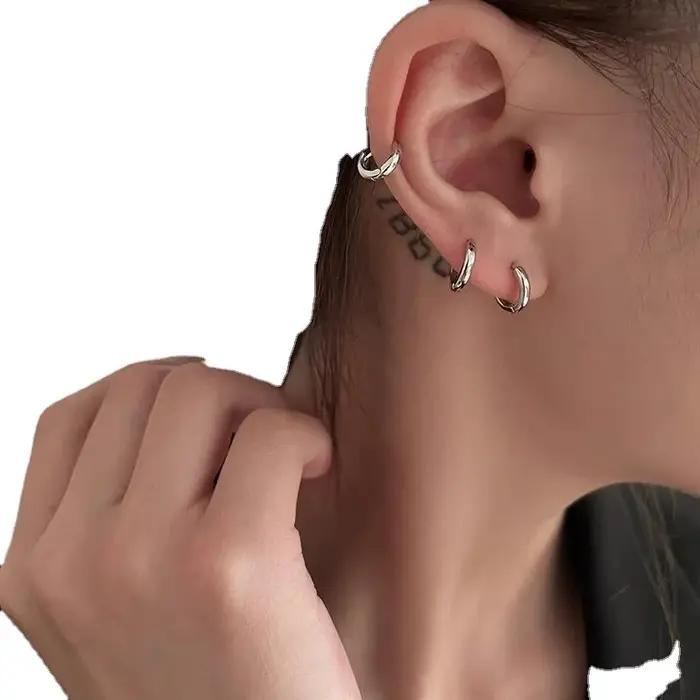 Petites boucles d'oreilles exquises en argent sterling 925