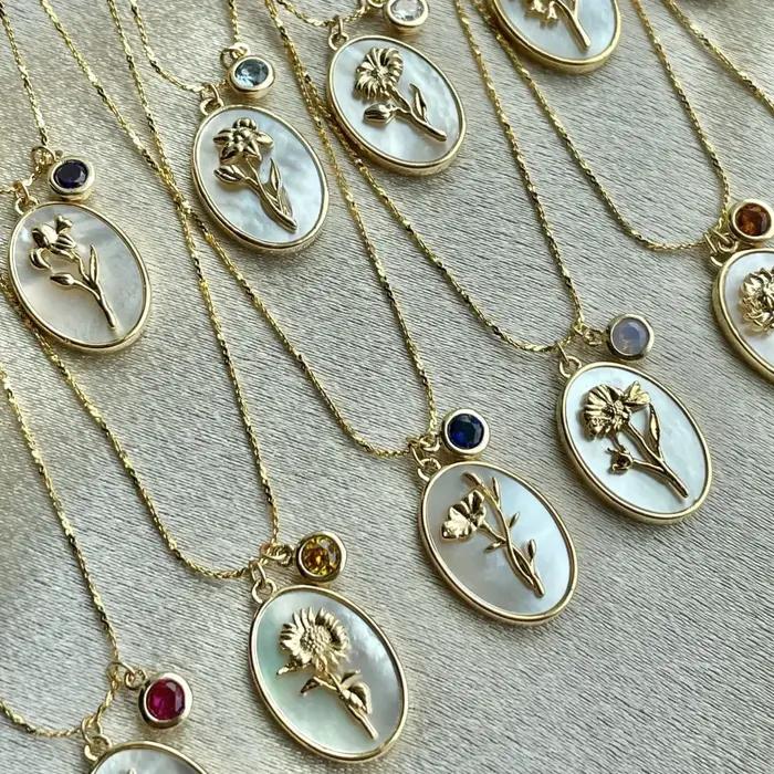 Nouvelle Tendance 2026 : Collier Fleur du Mois de Naissance (12