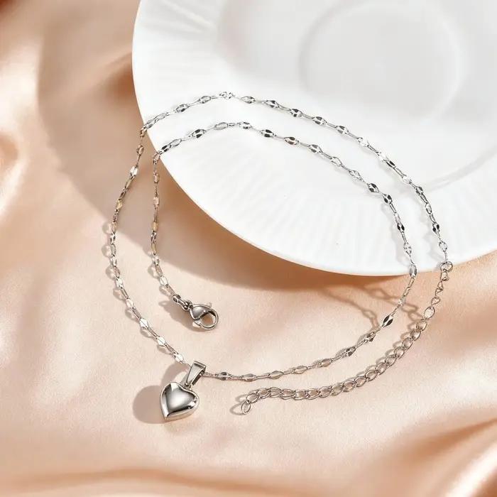 Collier avec pendentif en forme de cœur plaqué or pour femmes