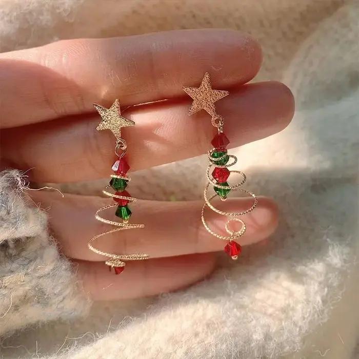 Boucles d'oreilles délicates en forme d'arbre de noël pour femmes