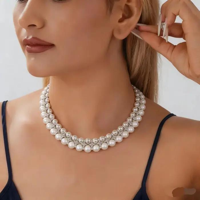 Collier de perles à double rangée avec incrustations de diamants Chaîne de clavicule courte populaire transfrontalière à haute luminosité pour robe de soirée pour dames...