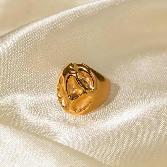 EManco nouveau Design dôme anneau géométrique anneaux pour femmes Simple élégant Texture doigt bijoux étanche fabricants en gros