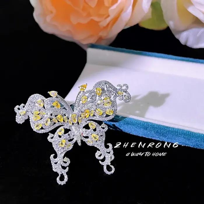 Pendentif luxueux haut de gamme serti de diamants