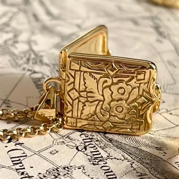 Collier à ouverture carrée pour album de fleurs d'amour