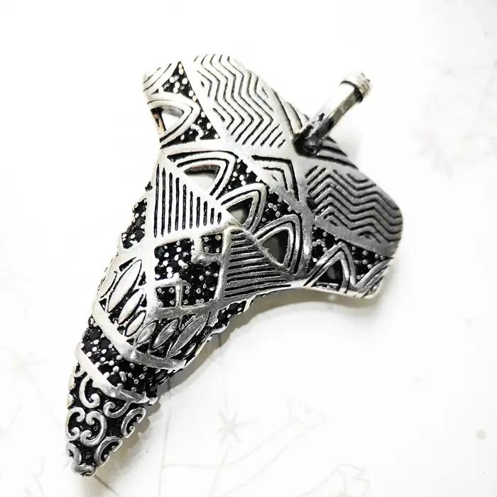 Pendentif dent de requin Maori