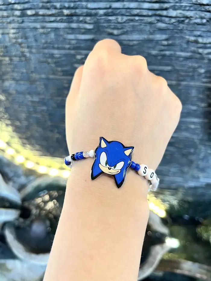 Ensemble de bracelets en perles avec personnage de dessin animé