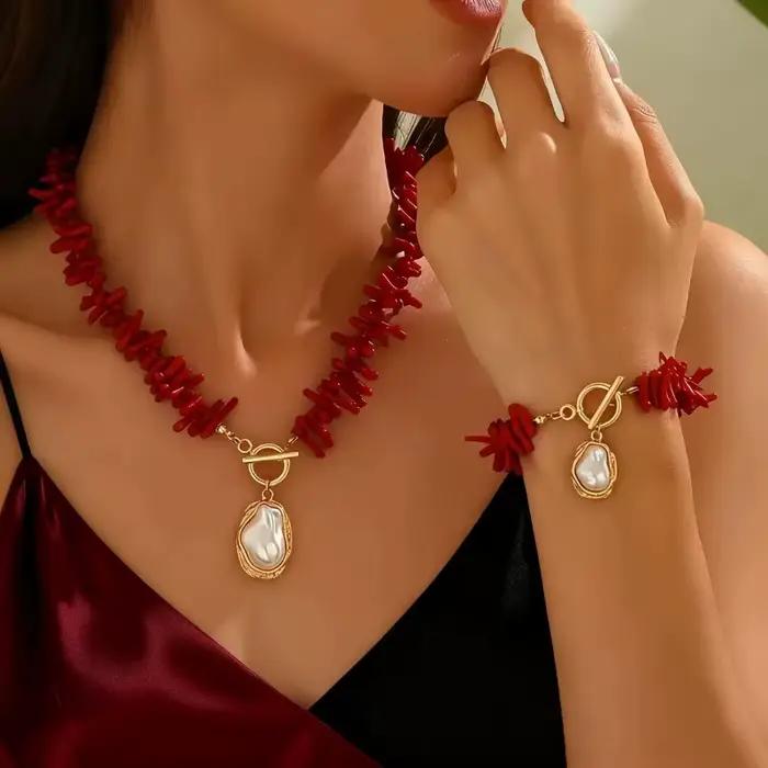 Ensemble de bijoux asymétriques baroques en perles et corail rouge